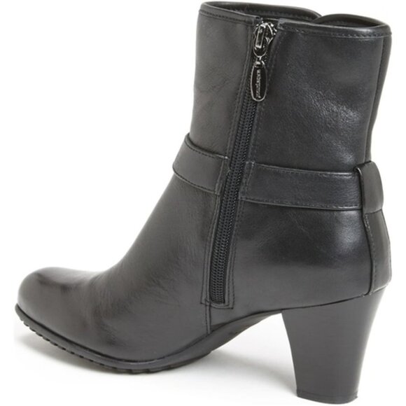 Clarks Study Grade Women's Bootie - Picture 2 of 8